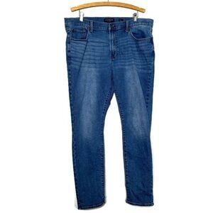 Lucky Brand Athletic Taper Jeans Men’s Size W38 L32